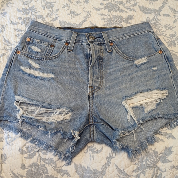 Levi's 501 Original High Rise Distressed Jean Shorts | Size 27 - Picture 6 of 10